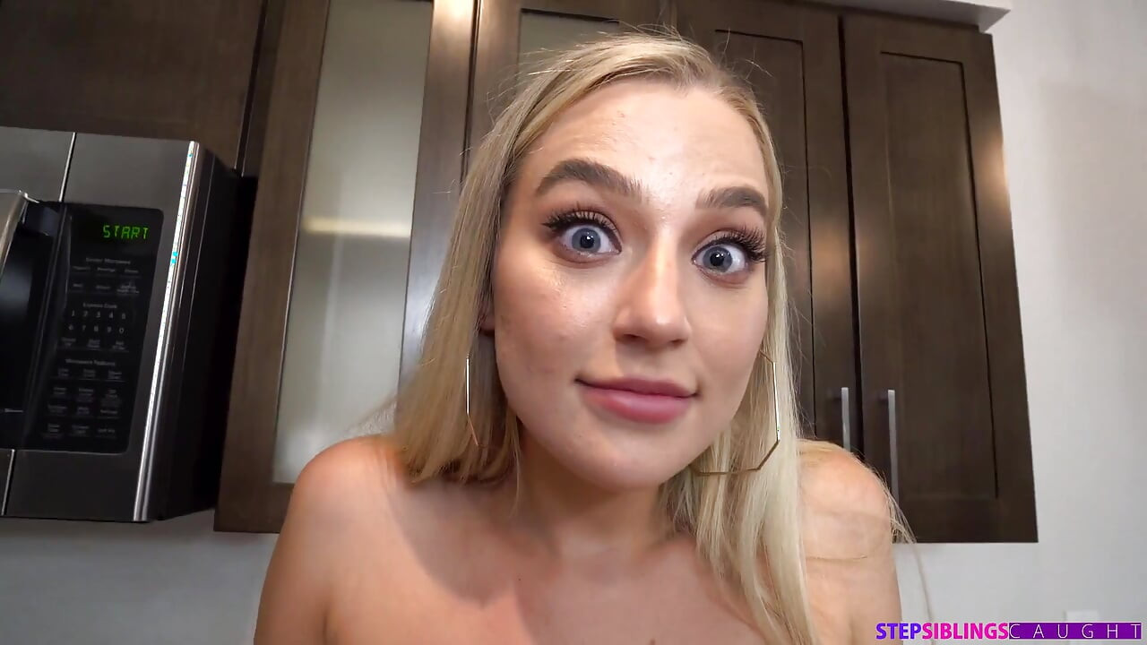 Caught My Step Sister Camming - S15:e4