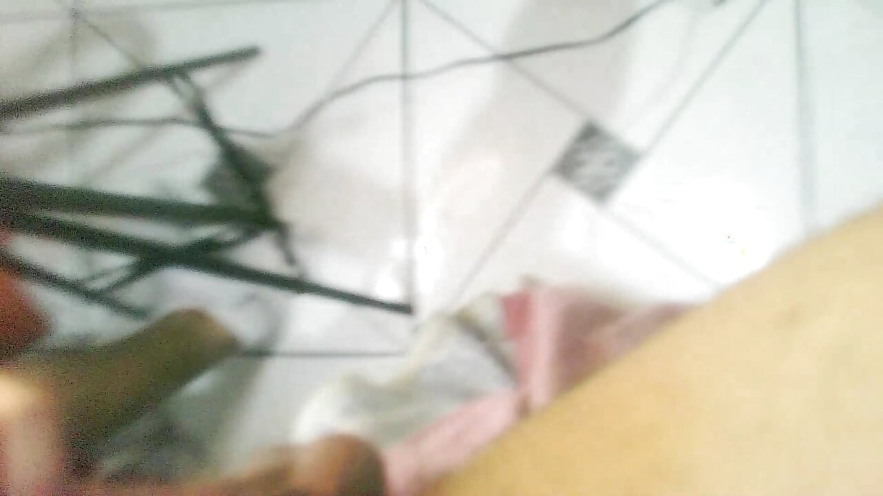 Прийти і знущатися над цим неслухняним самцем?