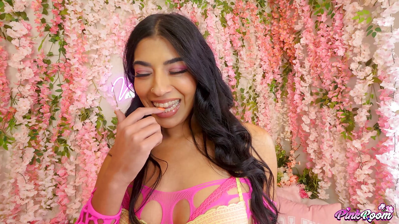 Pink Room Ep.40: Jasmine Sherni Begs for a Breeding
