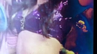 Desi rand Kareena chinal Kapoor spit and cum on her navel