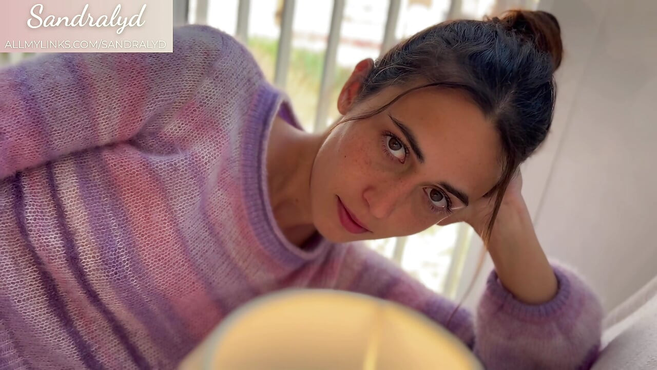 Une Espagnole solitaire dans sa chambre