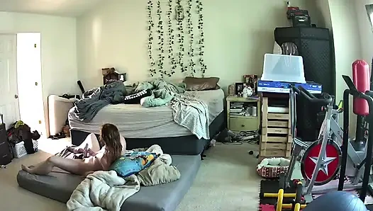 Heiße MILF wird beim squirting erwischt