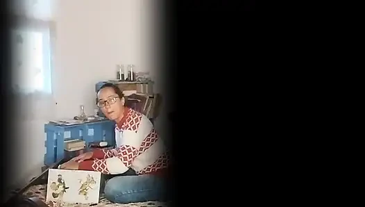 Я кончаю на Джетс в ванной дома тетушки и чуть не застукала меня