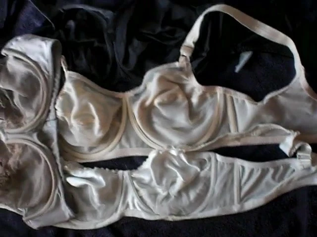 big load on aunts bras, gute ladung auf tantes BHs