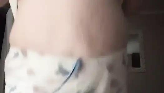 BBW springt und schüttelt riesige titten auf und ab