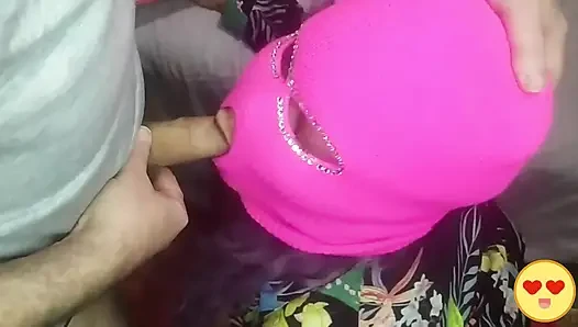 Azgın evli orta yaşlı seksi kadın iki yarağımızı emdi ve yiyeceğine boşalmamızı istedi 1