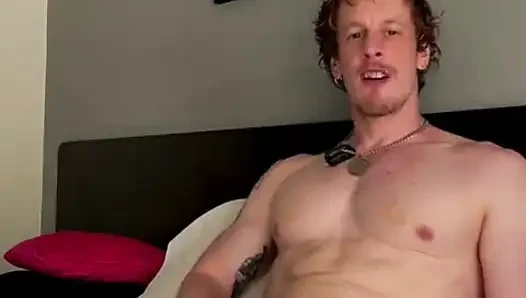 Jerking While I Read Your Comments From Online