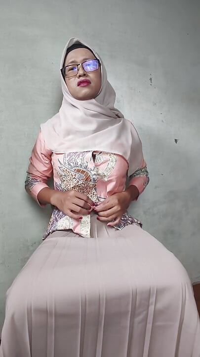 bare stan hijaab kinnar hastamaithun karti hai