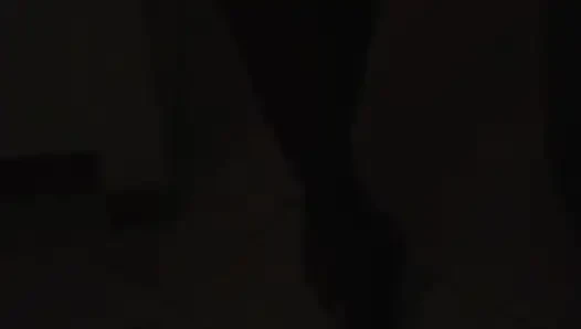Siyah çoraplı ayakkabı oyunu