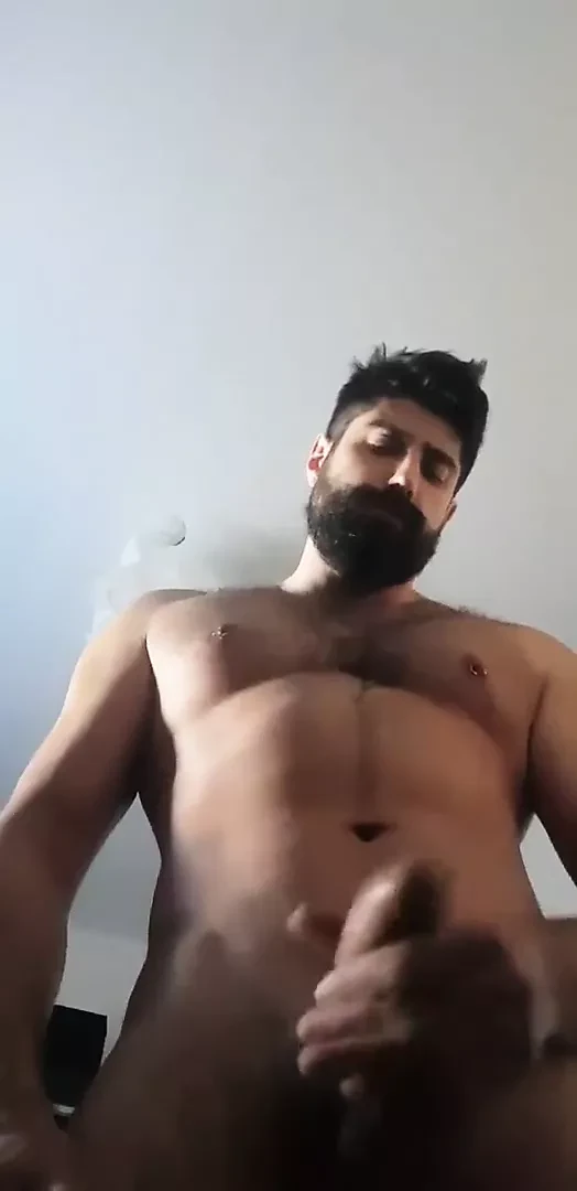 HOT HAIRY HUNK - CUMSHOT