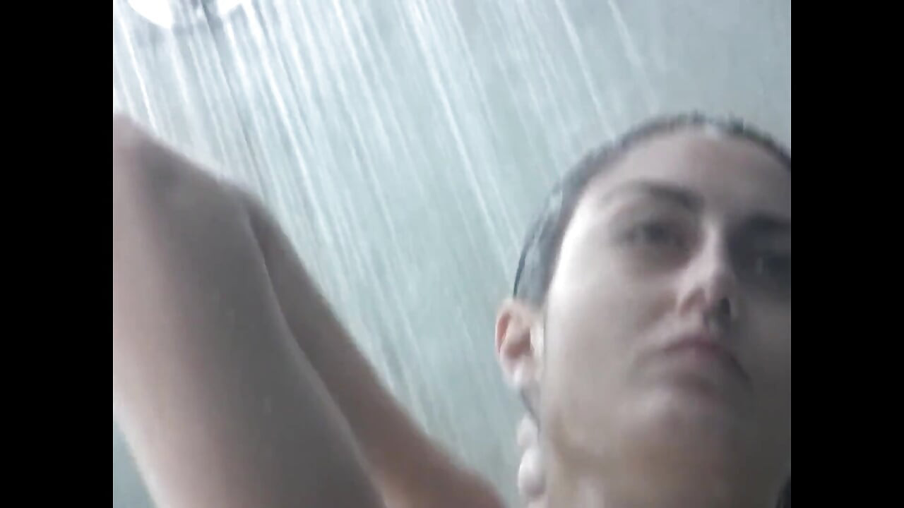 Sara class intenzivno jebana od strane velikog španskog kurca