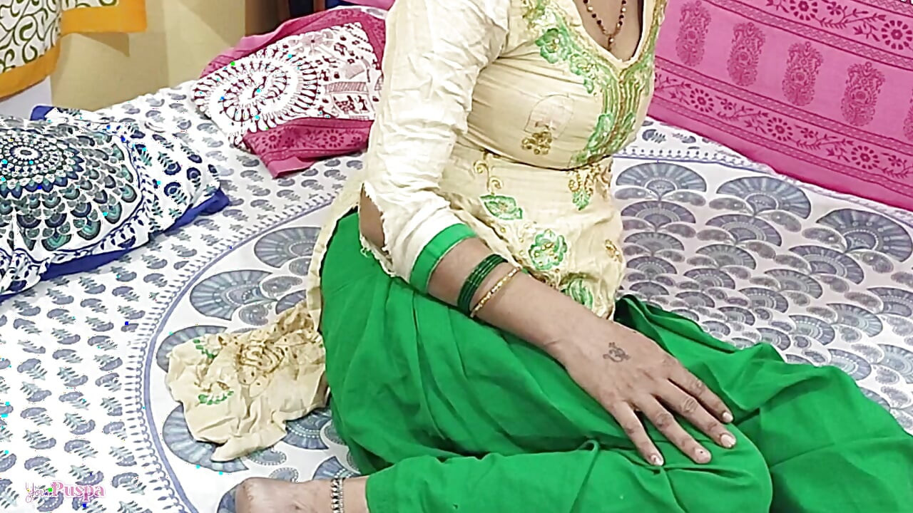 Maid was cleaning her boss room just then Tear her salwar on Bed for Pussy appeared through salwar Boss Fucked Hard