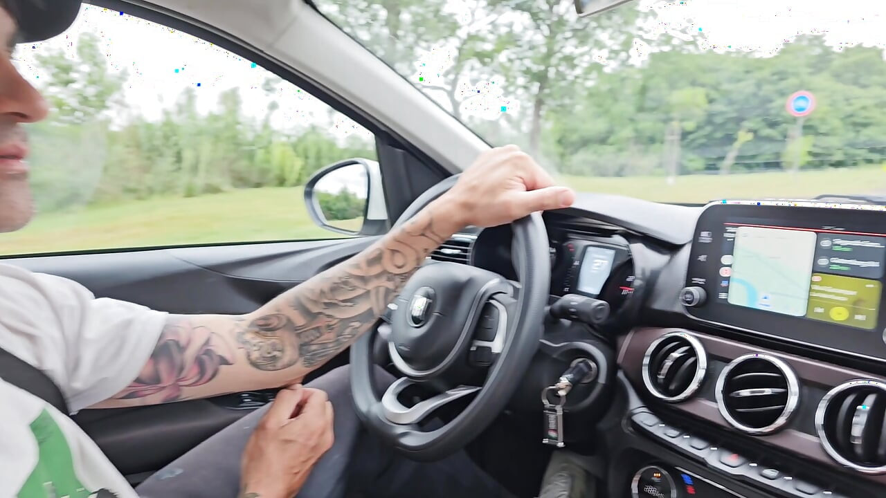 車の中で義兄のデカチンをしゃぶっちゃう
