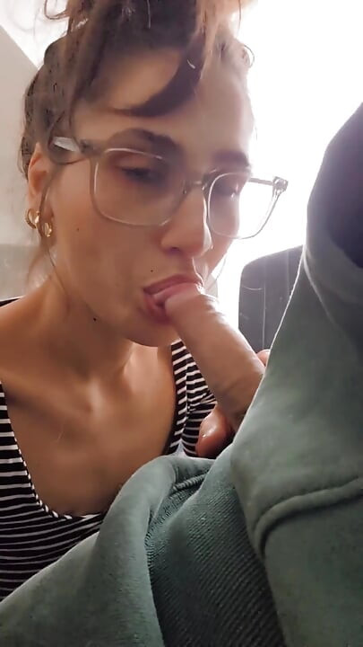 Mina Javed chupa adorável - Chupando pura!