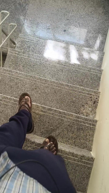 steps flash dick