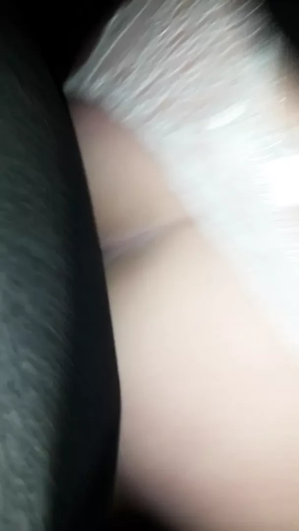 Je la baise dans ma voiture