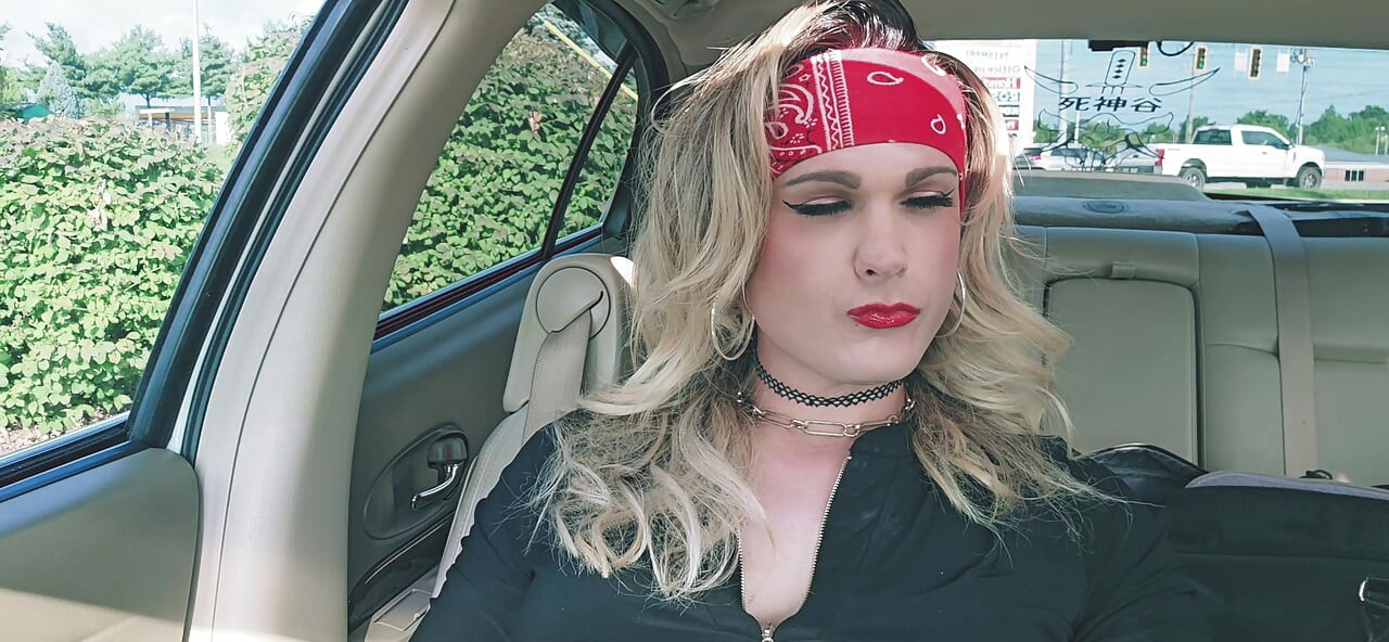 Kylie Babes Smoking Fetish Car Play