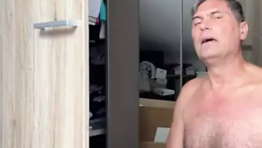 Die Hoeschen meiner Tochter machen mich geil Part 2