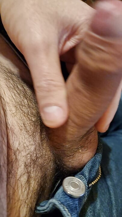 Quick Handjob and Cumshot
