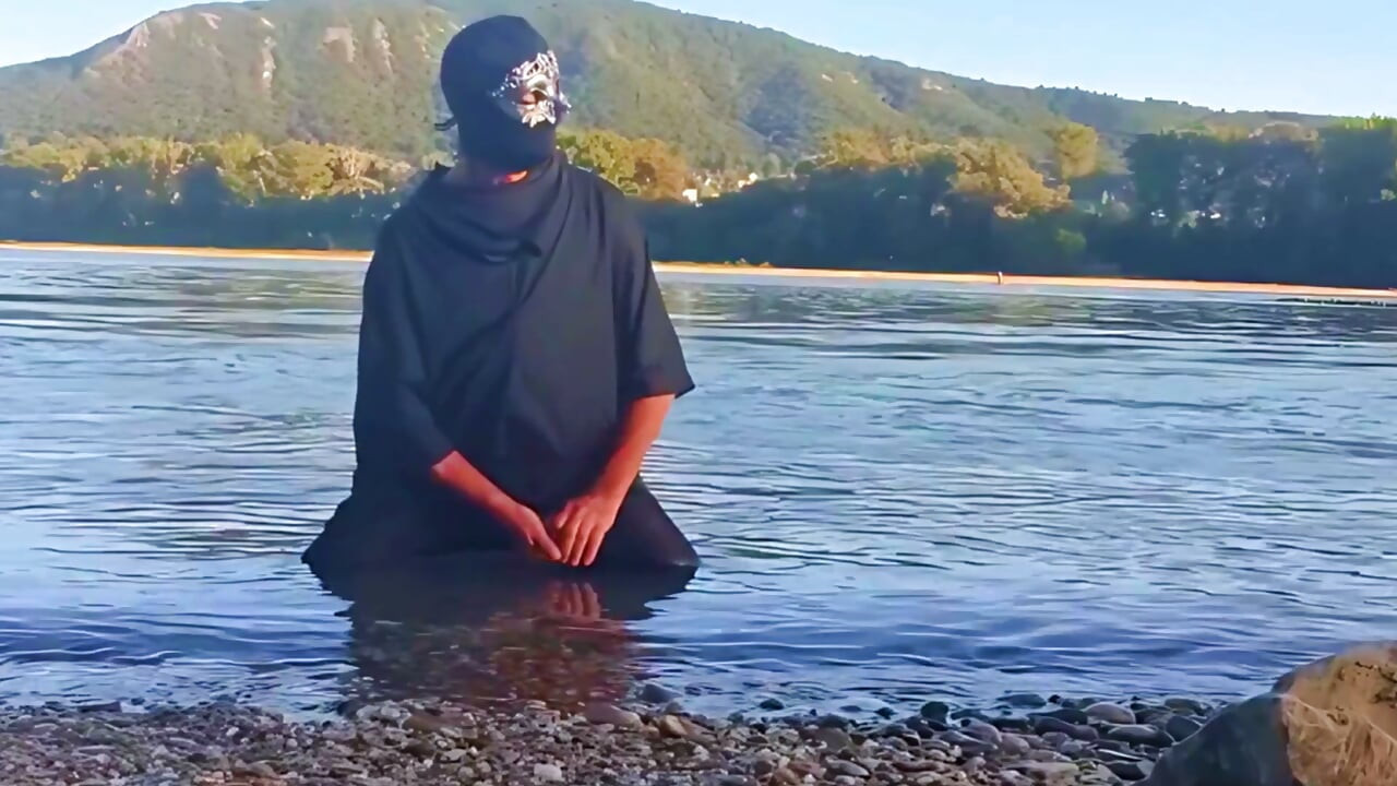 বড় নদীতে বীর্যপাত করা