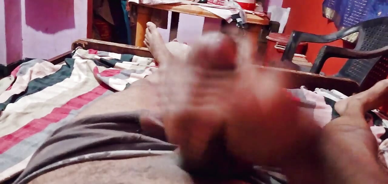 Amateur solo dick stroking session in bedDaddy dick amateur masturbation han job Big Daddy dick amateur masturbation hand