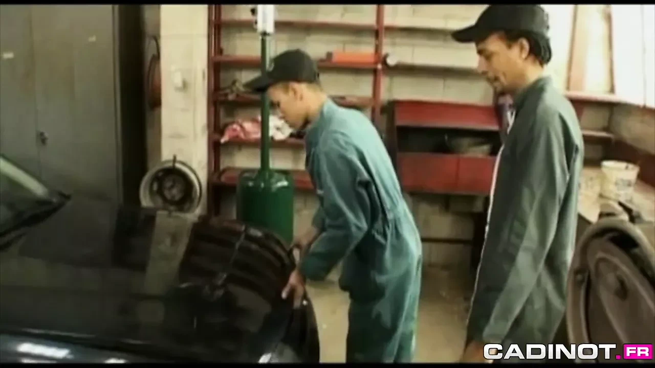 Cadinot.fr – Three young mechanics