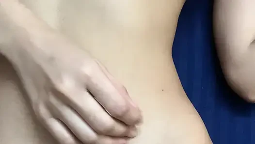 Üvey kız kardeş üniversiteden sonra döllenmesi için yalvarıyor