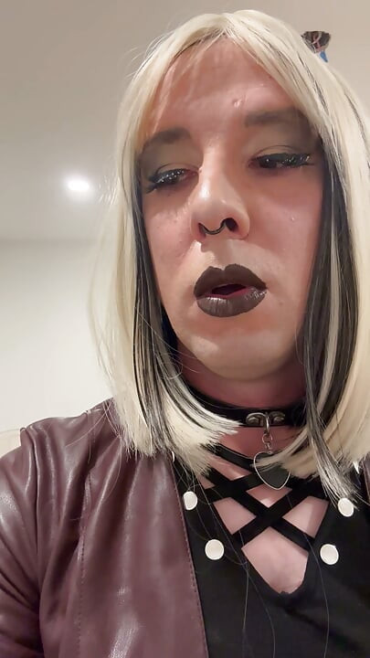 Blonde femboy with black undertone smoke jerk off