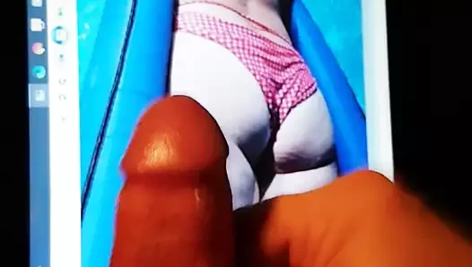 nadinege üzerinde Cum