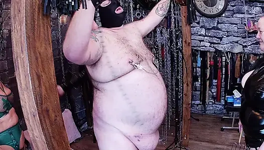 Bölüm 2:-domina satana ve lanista bear stajyerleri blackberry orta yaşlı seksi kadın köle Dazzer ile oynamak için zindanda