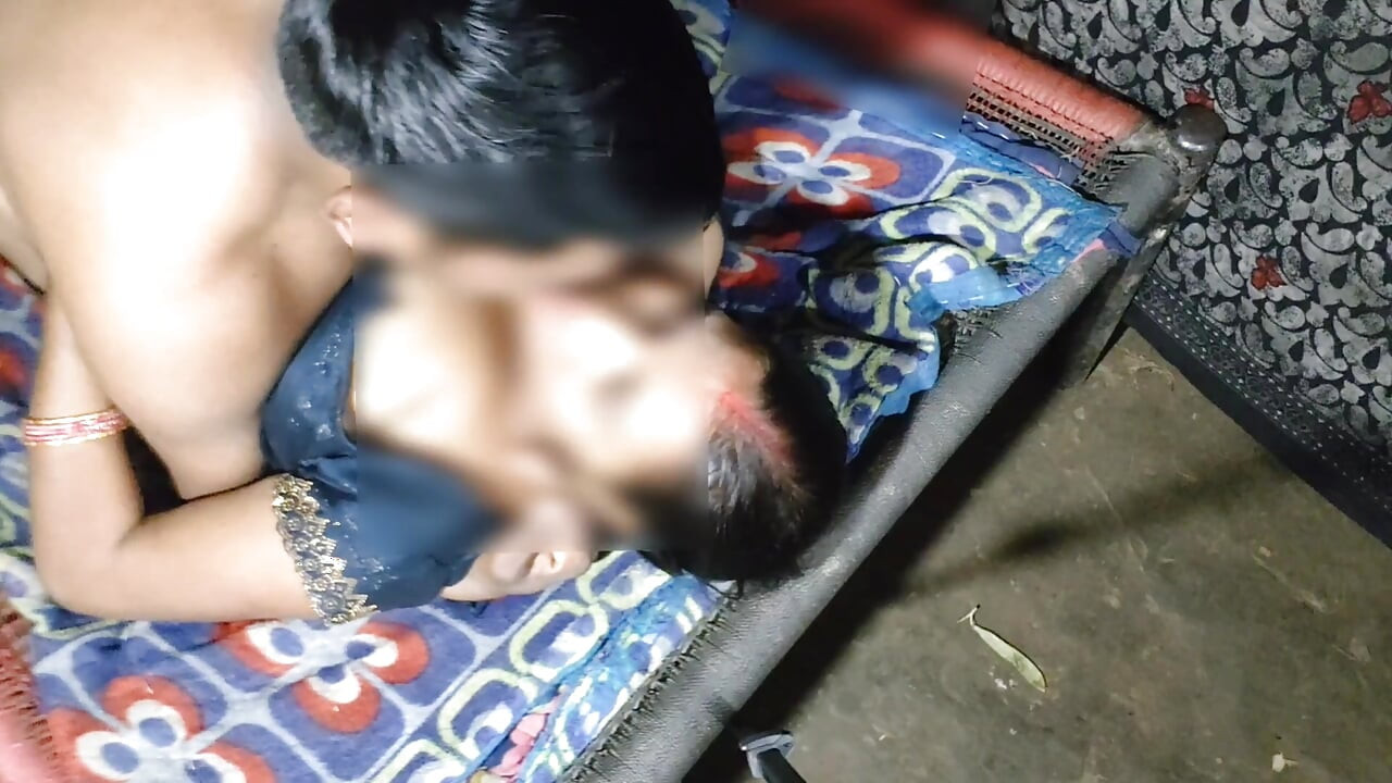 Bade Dudh wali Paros Ki bHabhi ki chudai