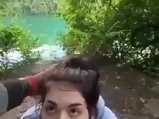 Trắng cô gái bú bbc trong rừng quốc gia