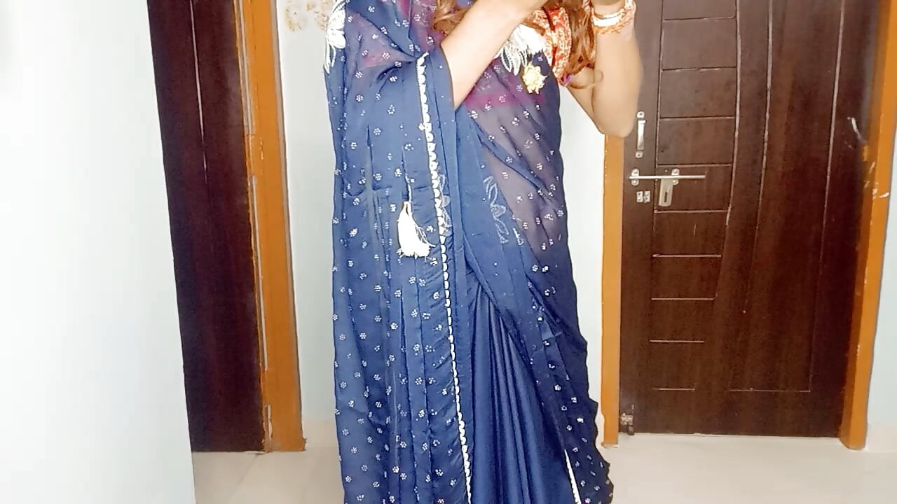 bhabhi ki pahani hu saree our bra panty ko pahan ke use chodne ka ehsaas kiya
