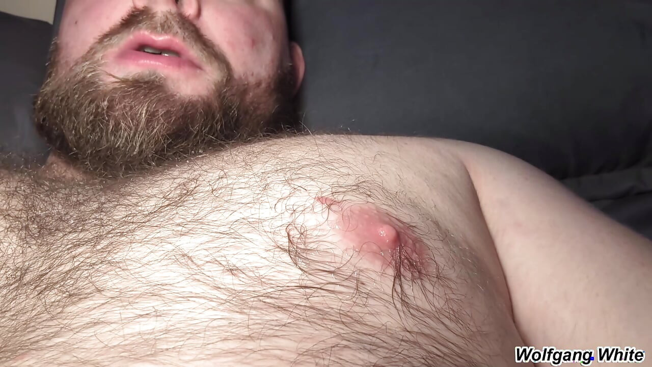 在他撸管的时候舔继父的乳头 - 底部第一人称视角角色扮演 - Wolfgang White单人自慰