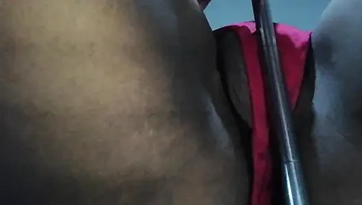 Ich sah, wie meine stiefmutter sie selbst berührte, und ich ging zu ihr rein