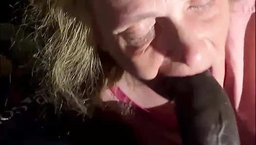 Headrietta: büyük zenci yarağının ruhunu emiyor