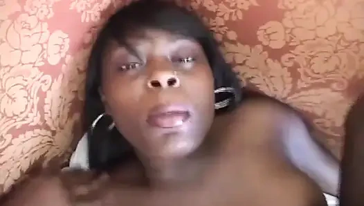 Schwarzer schwanz lutscht muschi, fickt, masturbiert