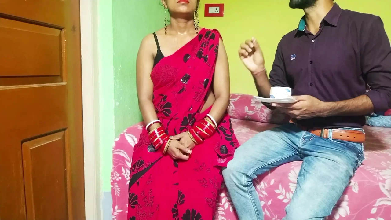 所得税官员操年轻的孟加拉女人