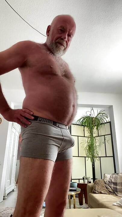 The Horny Fat Cock Needs to Be Worked on Again Until the Sperm Squirts