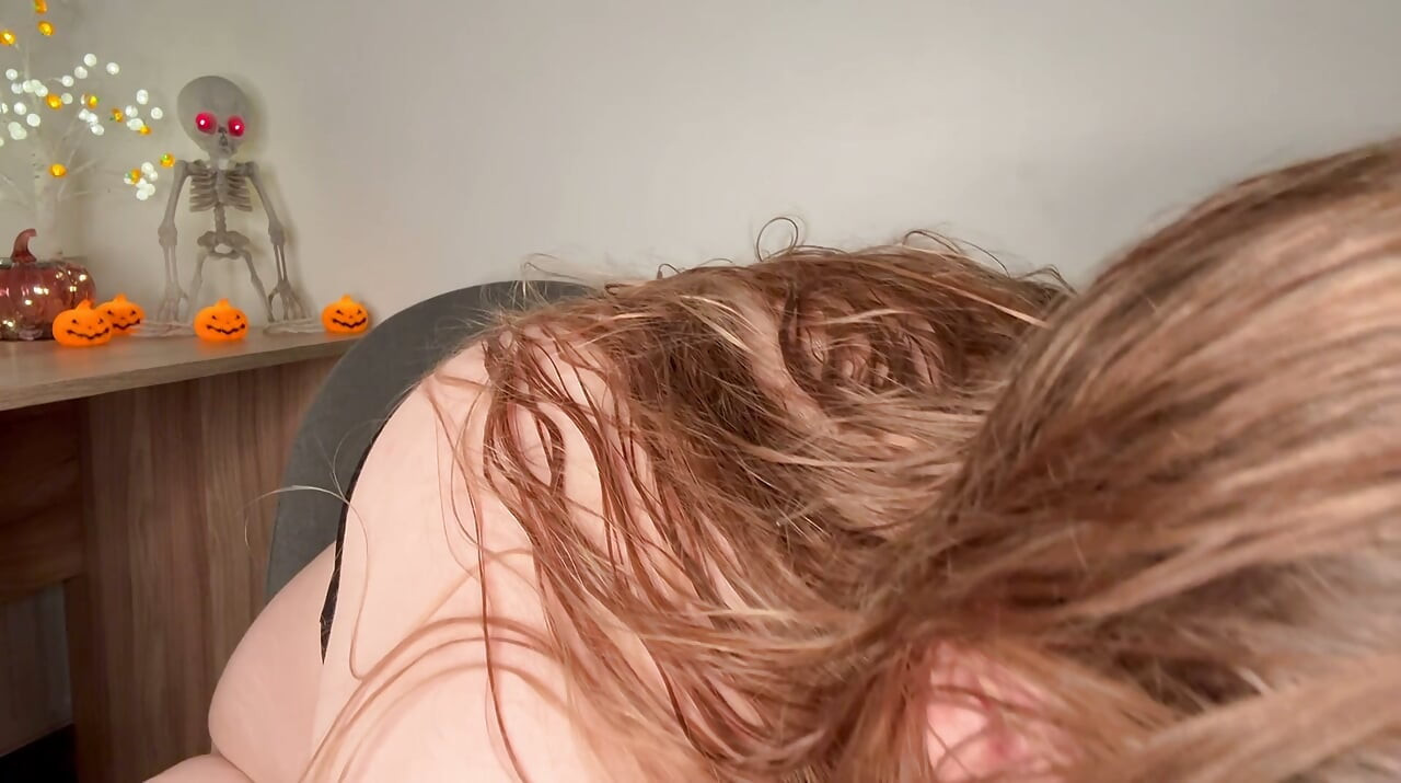 Masturbating to squirt with boobs out
