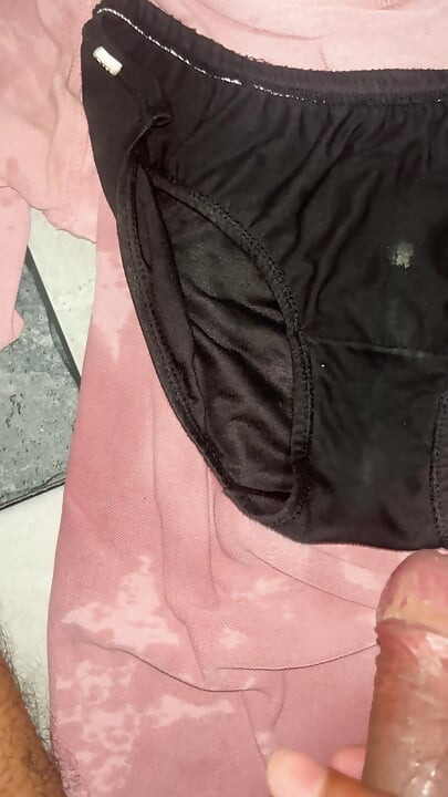 הזין המסריח והמלוכלך של ג'ארק והתחתונים השחורים המסריחים של שייה