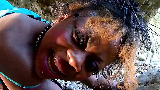 Schwarze muschi fickt großen weißen schwanz, lutscht