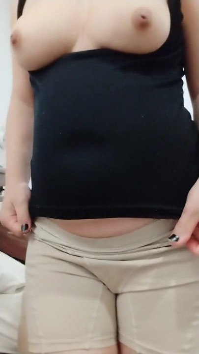 She dances and displays her charms | Clip 1