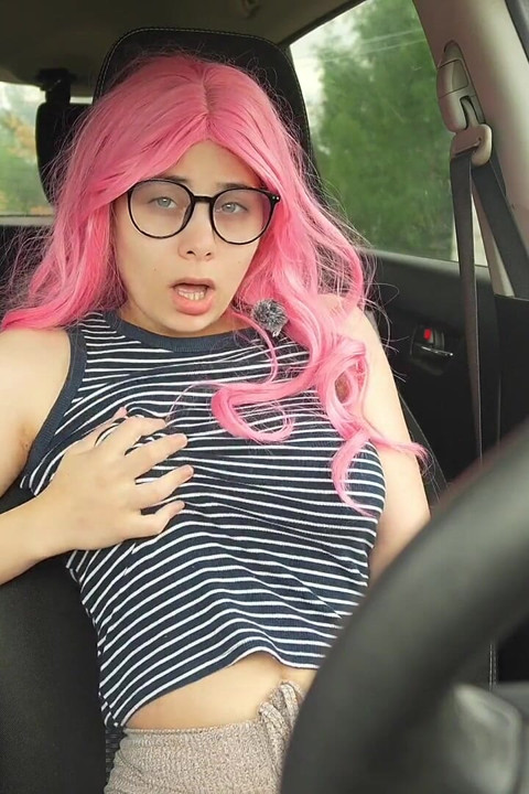 Stepmom Masturbates in Her Boyfriend S Car Smears Pussy Juices on the Steering Wheel and Then Honks the Horn