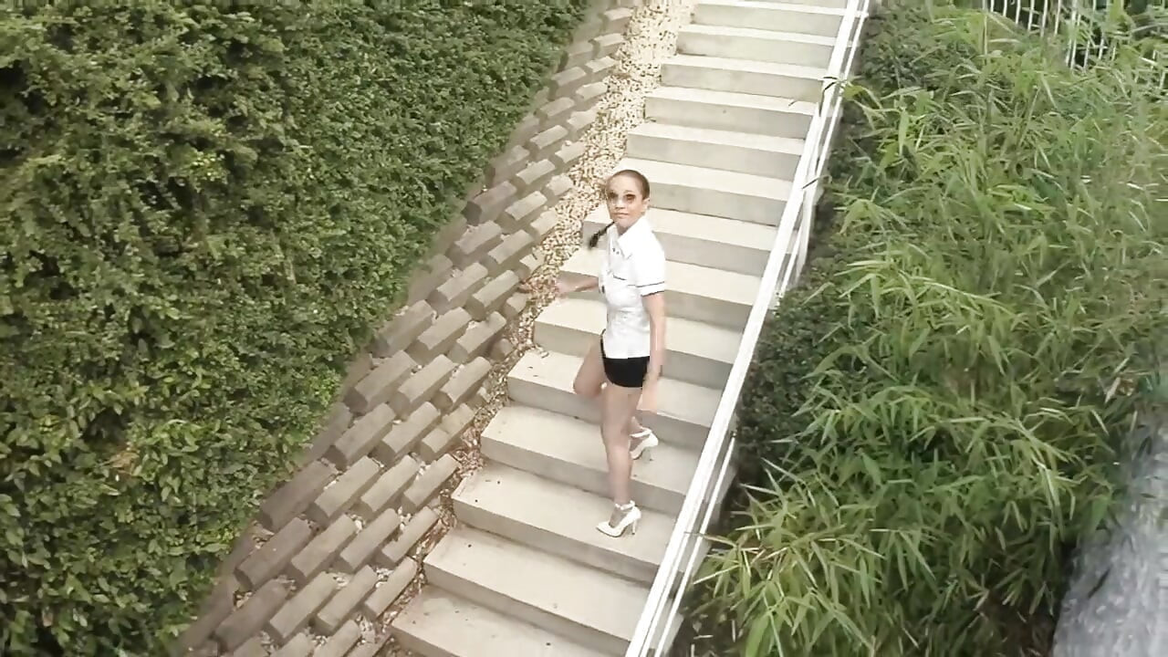 Strălucitoarea Jenny adoră să se fută în aer liber