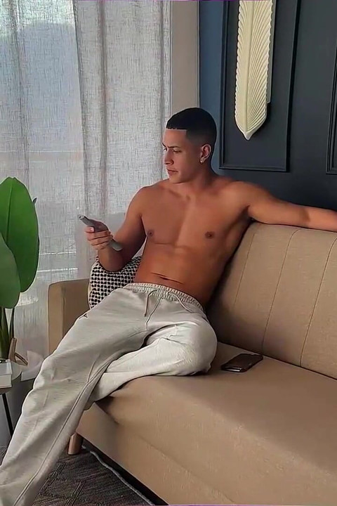 A Colombian Woman Ends up Being Fucked by Her Lover While Her Husband Is on a Business Trip