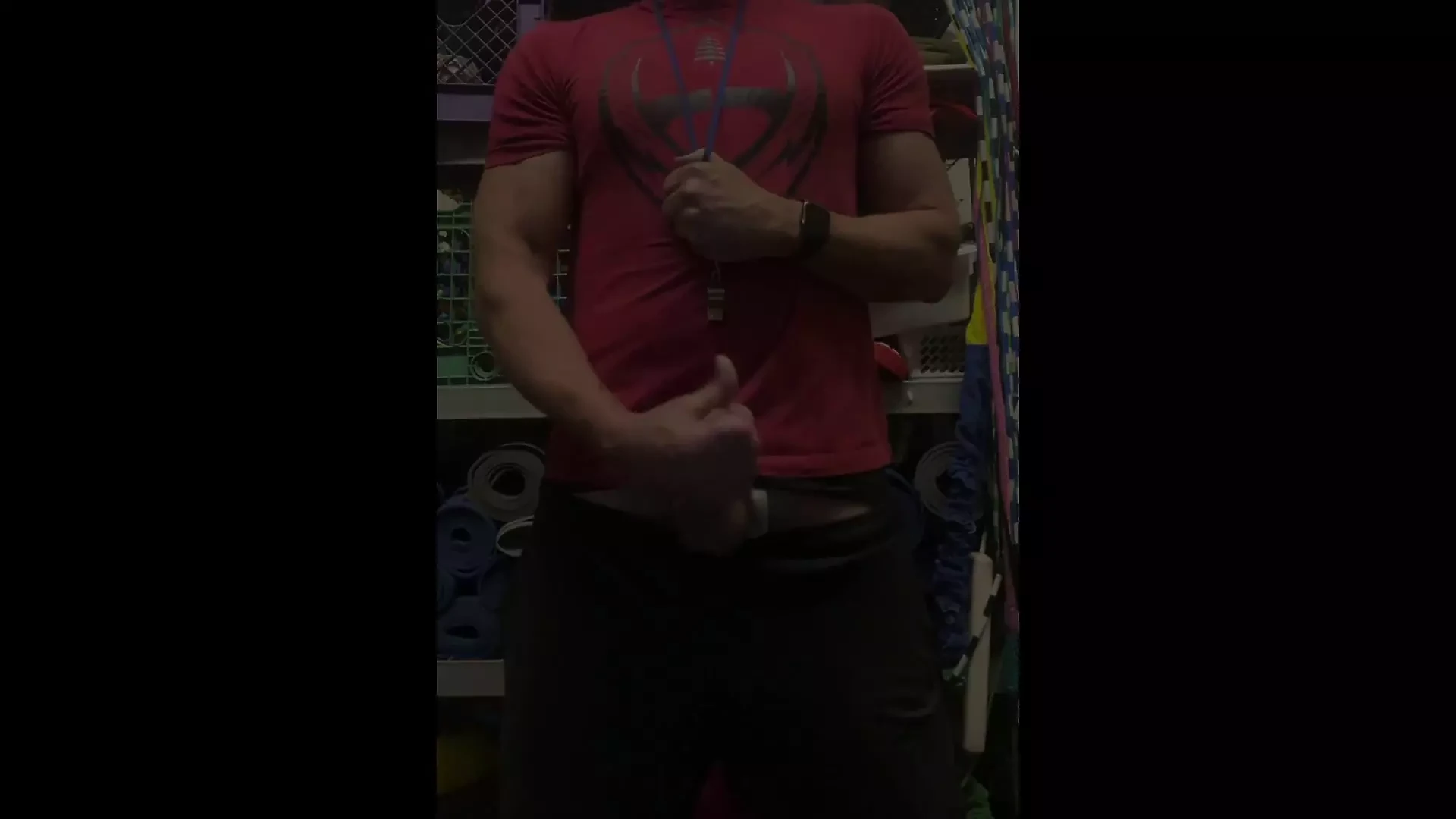 Com tesão Dilf Jockdad87 filma seu gostoso jock cum