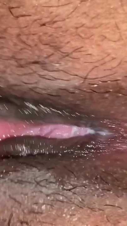 Momento poderoso de "Los labios verticales querían una polla de lápiz"