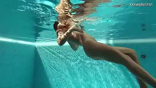 Olla Oglaebina aka Vyvan Hill underwater naked