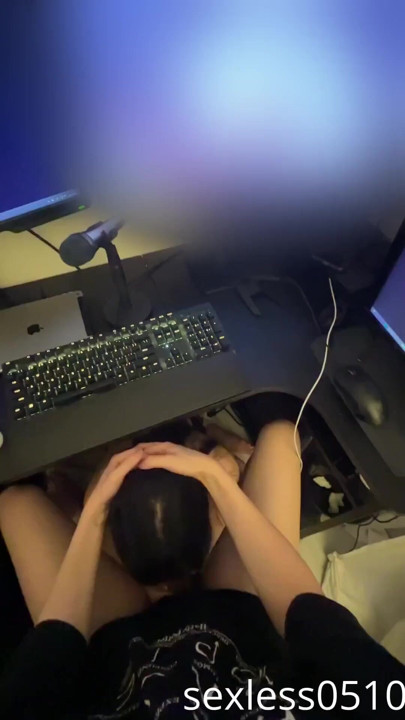 [Beginner] Masturbating Using the Mouth of a Meat Onahole While Watching AV | Clip 1